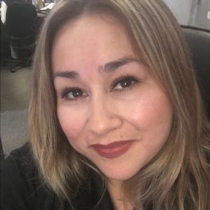 Meet your Posher, Denise